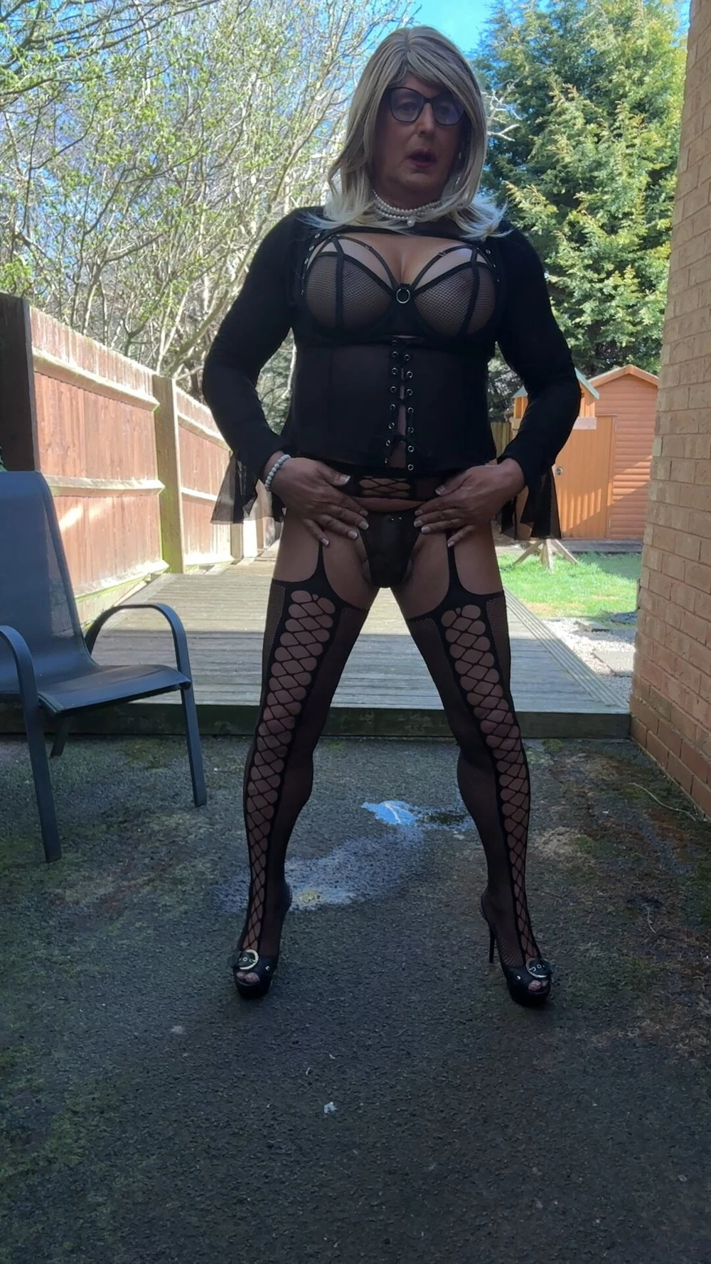 Sexy Crossdresser kellycd2022 in black fishnets and heels 