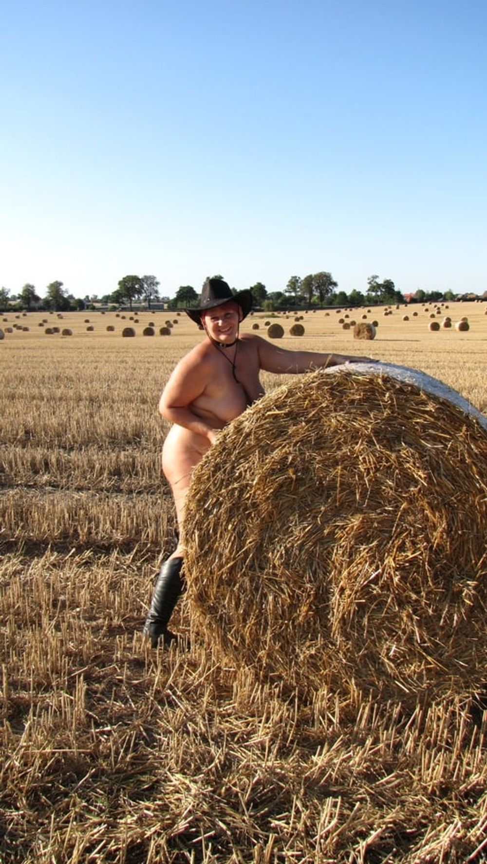 Completely naked in a corn field ... #15