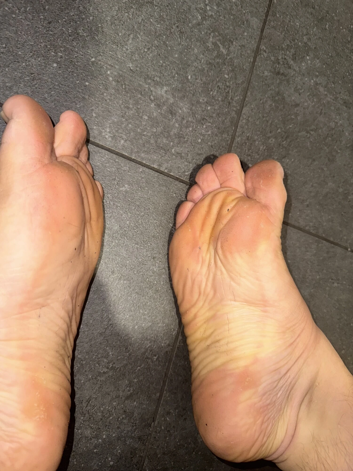 Naked Turkish feet at Work!