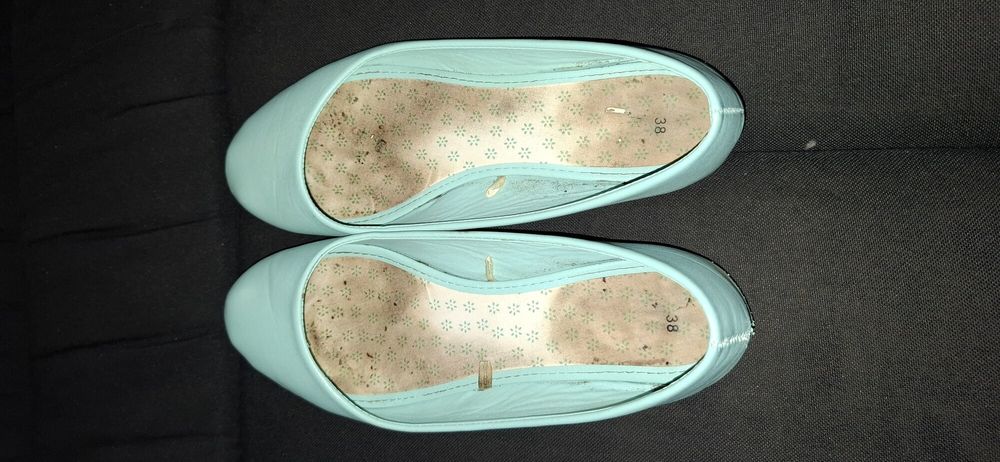 Smelly flat shoes  #3