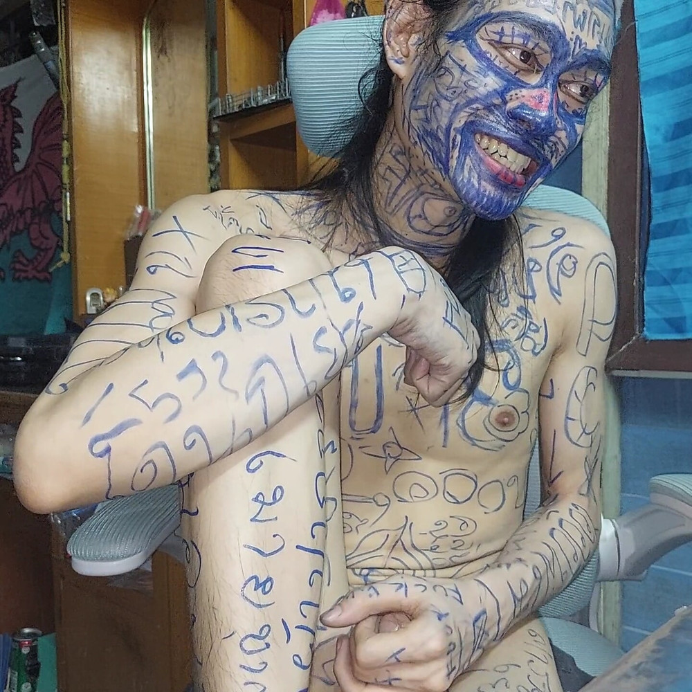 Masturbate with funny body paint #7