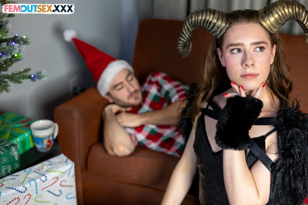 FEMOUT: Jill Pill in Krampus Xmas XXX