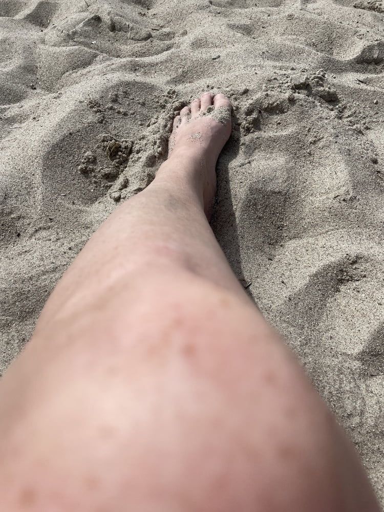 On the bech feets