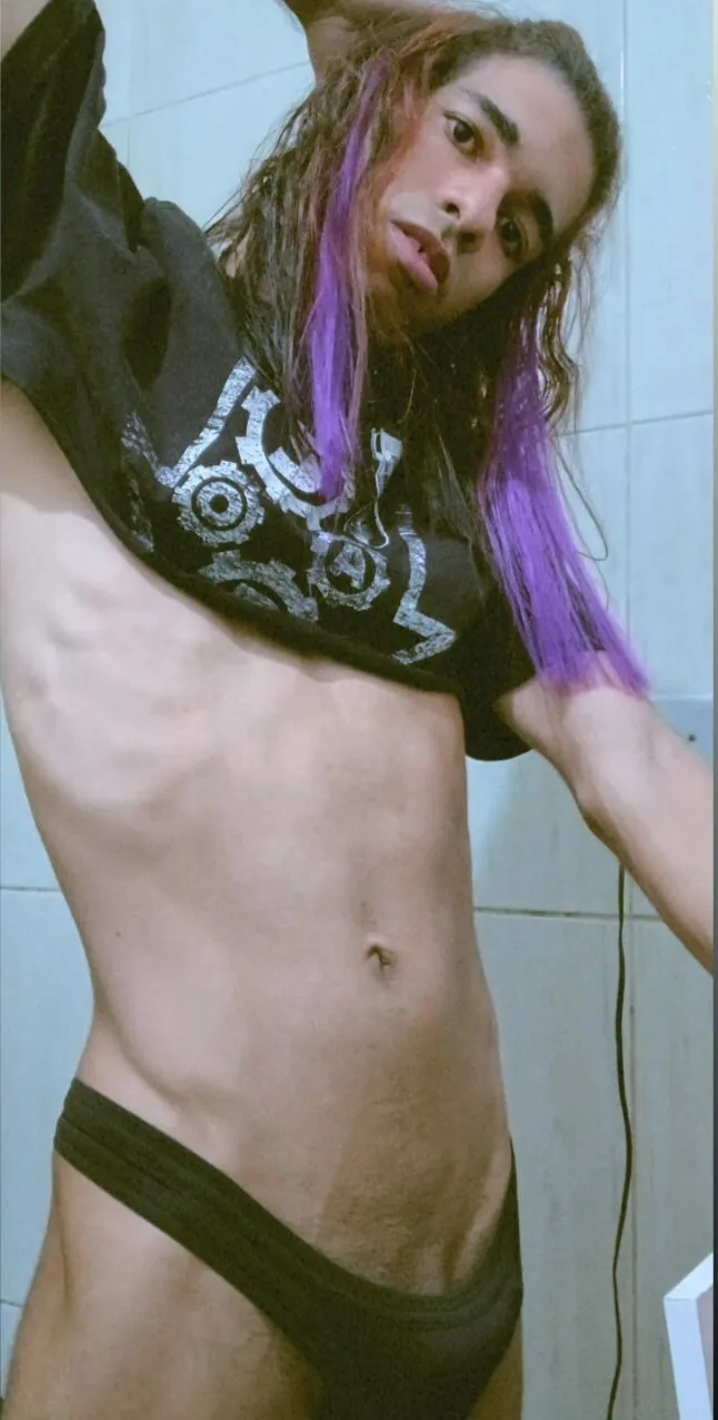 Novinho brasileiro sedutor gay peladinho de calcinha sexy