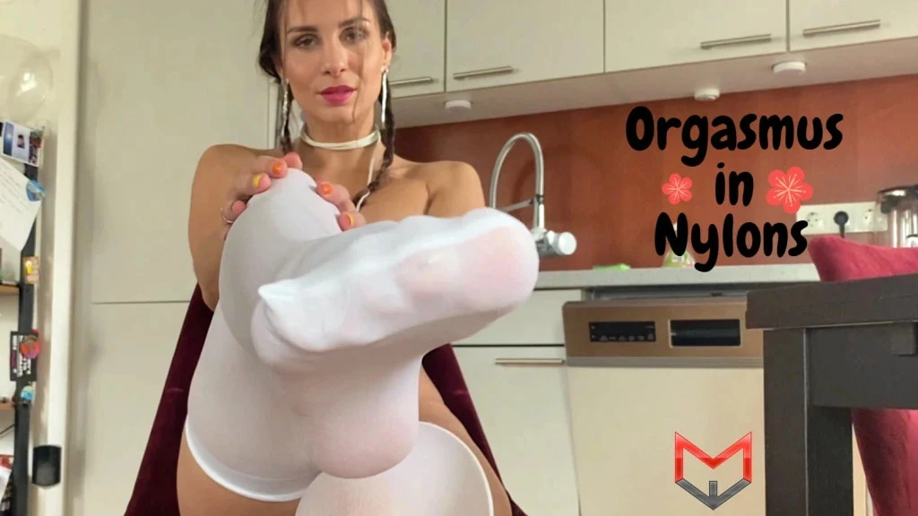 穿着尼龙袜的高潮 - 我的秘密痴迷