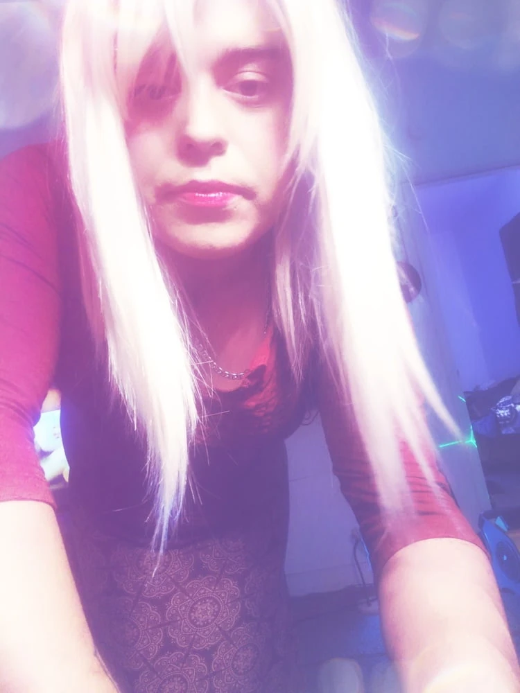 SexyLexi in blonde. Gorgeous tranny 