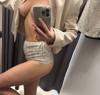 Naked in the fitting room #23