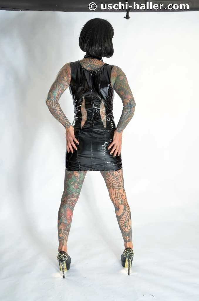 Photo shoot with full body tattooed MILF Cleo - 2 #31