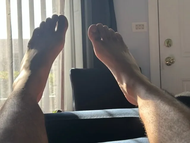 Feet 