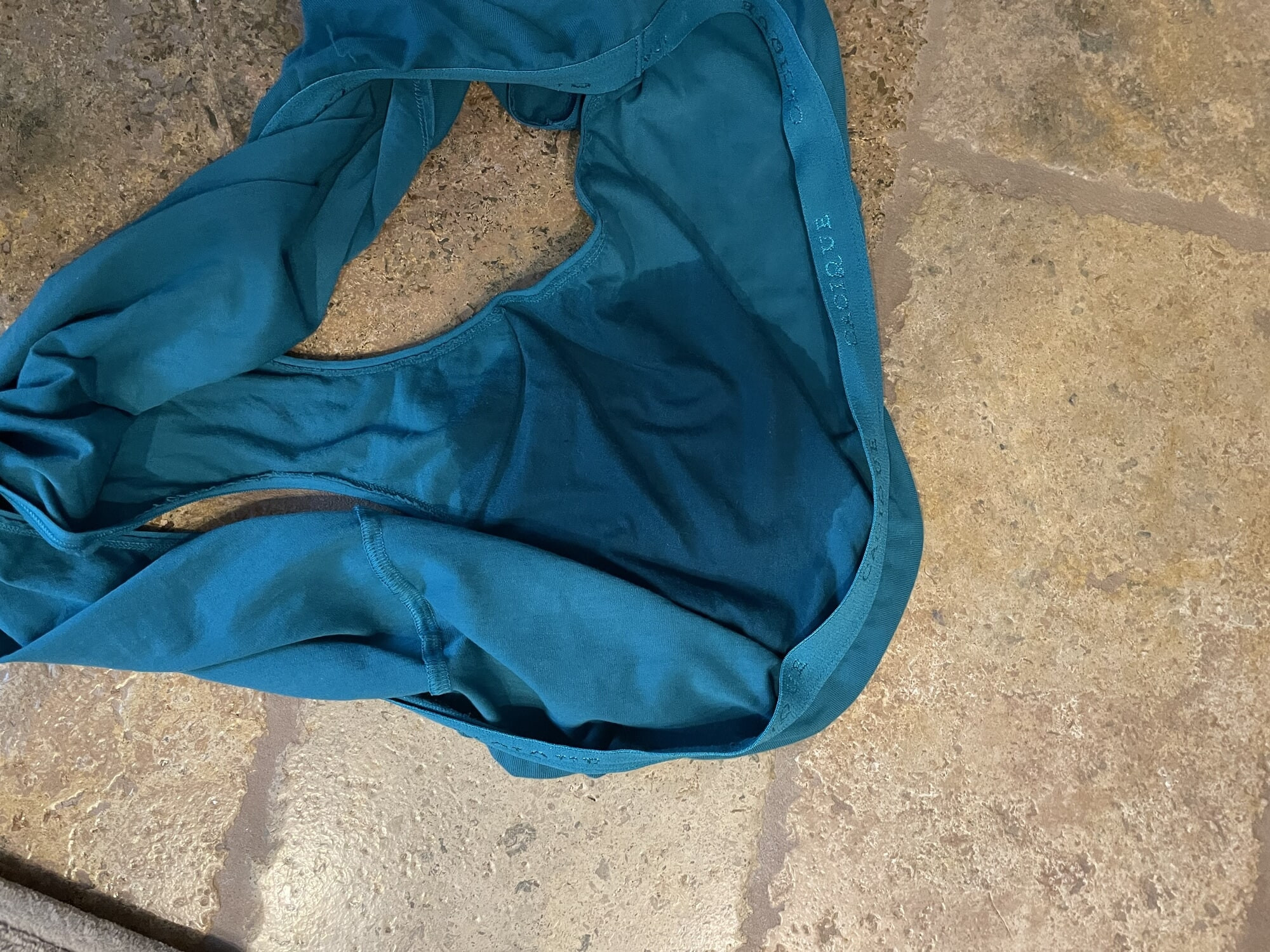 Pissing in BBW wife’s blue panties 
