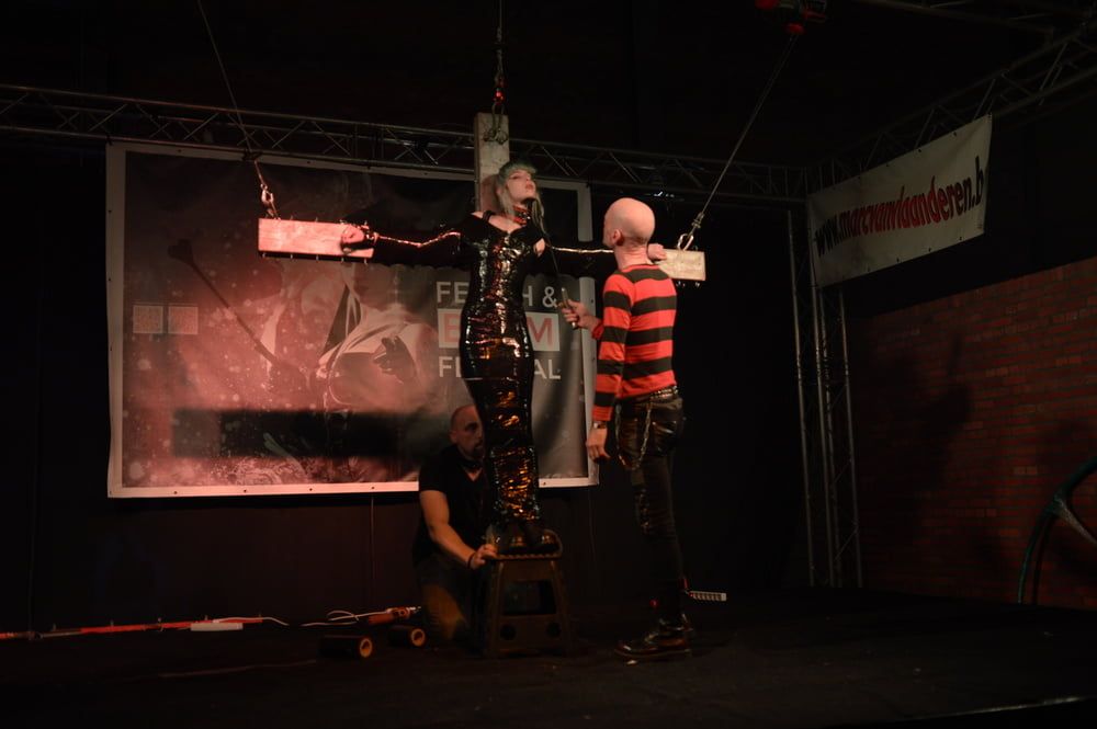  Show Cruxified Skinheadgirl au Fetish Festival VIII  #53