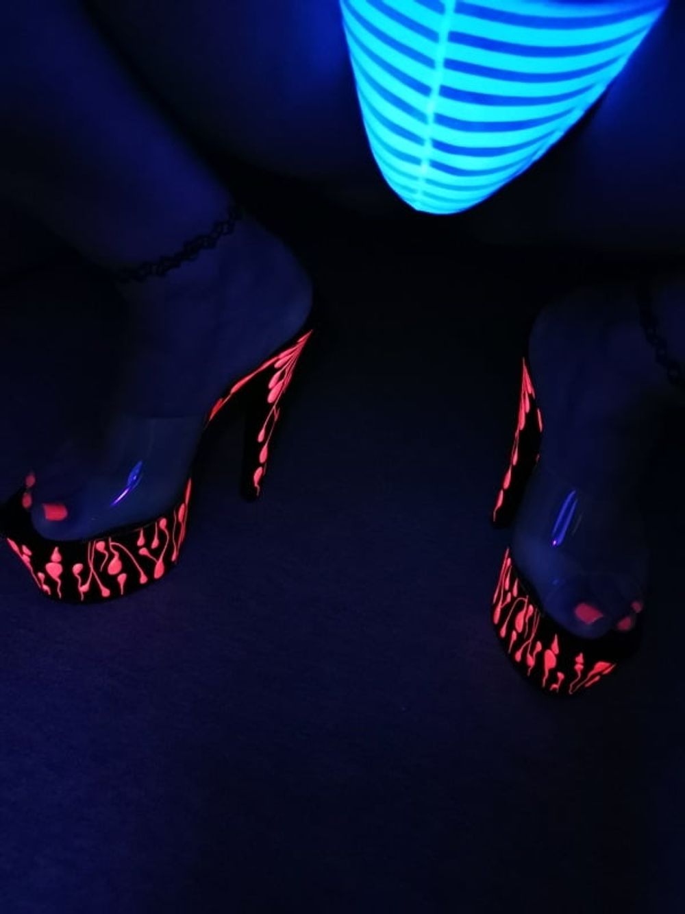 Sexy CD Feet On High Heels Posing In Neon Light #21