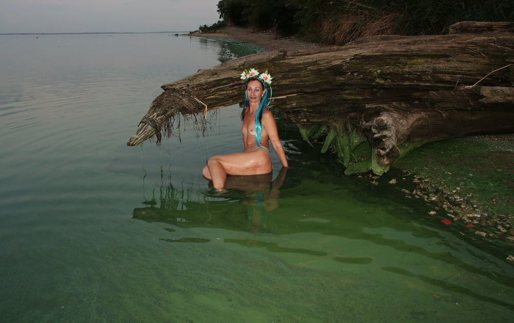 In the evening On the river with a turquoise shawl #28