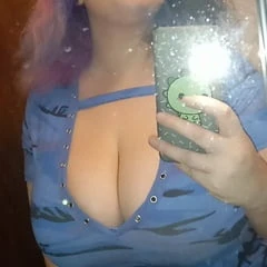 Cute outfits and makeup 