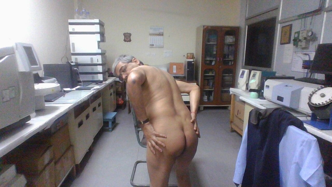 Me nude in my lab  #3