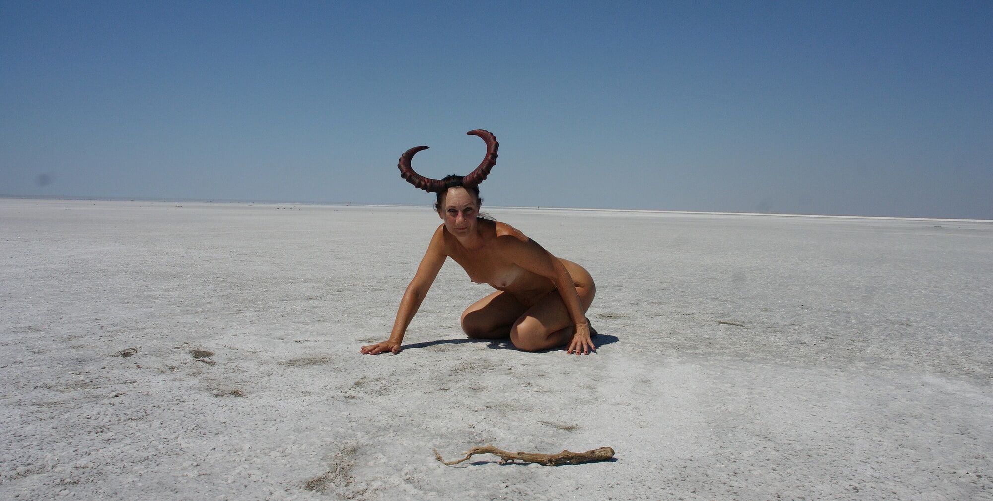 Standing on laps naked on the salt of the salt lake Elton #47