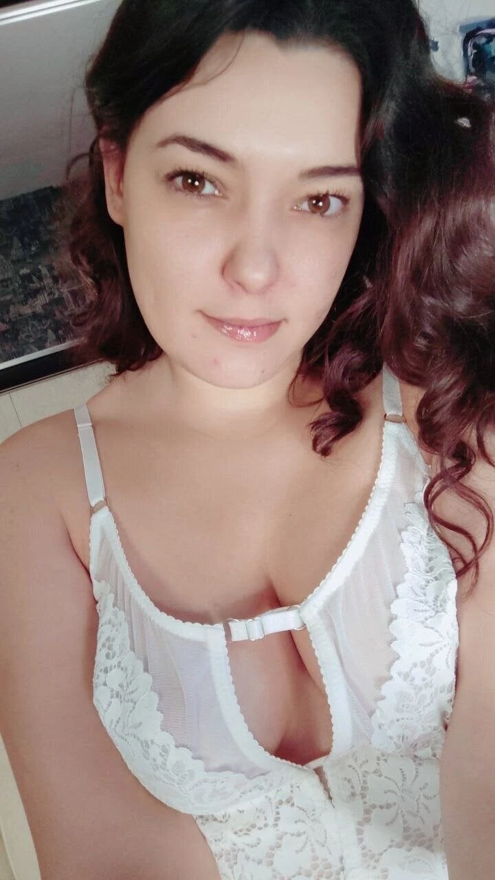Alice Free Photos #6