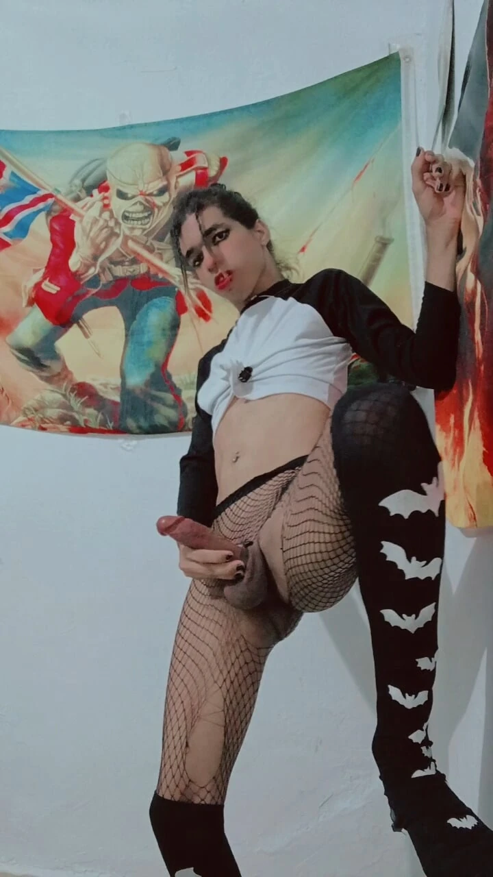 Fodendo bunda linda da puta traveca nua de sobretudo  #16