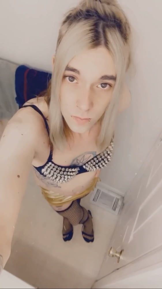 Sexy Gold Miniskirt Slut #31