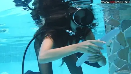 diana kalgotkina pt   underwatershow with dildo         