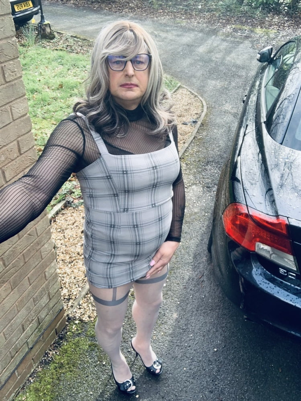 Amateur crossdresser Kelly cd in grey dress silver pantyhos  #7