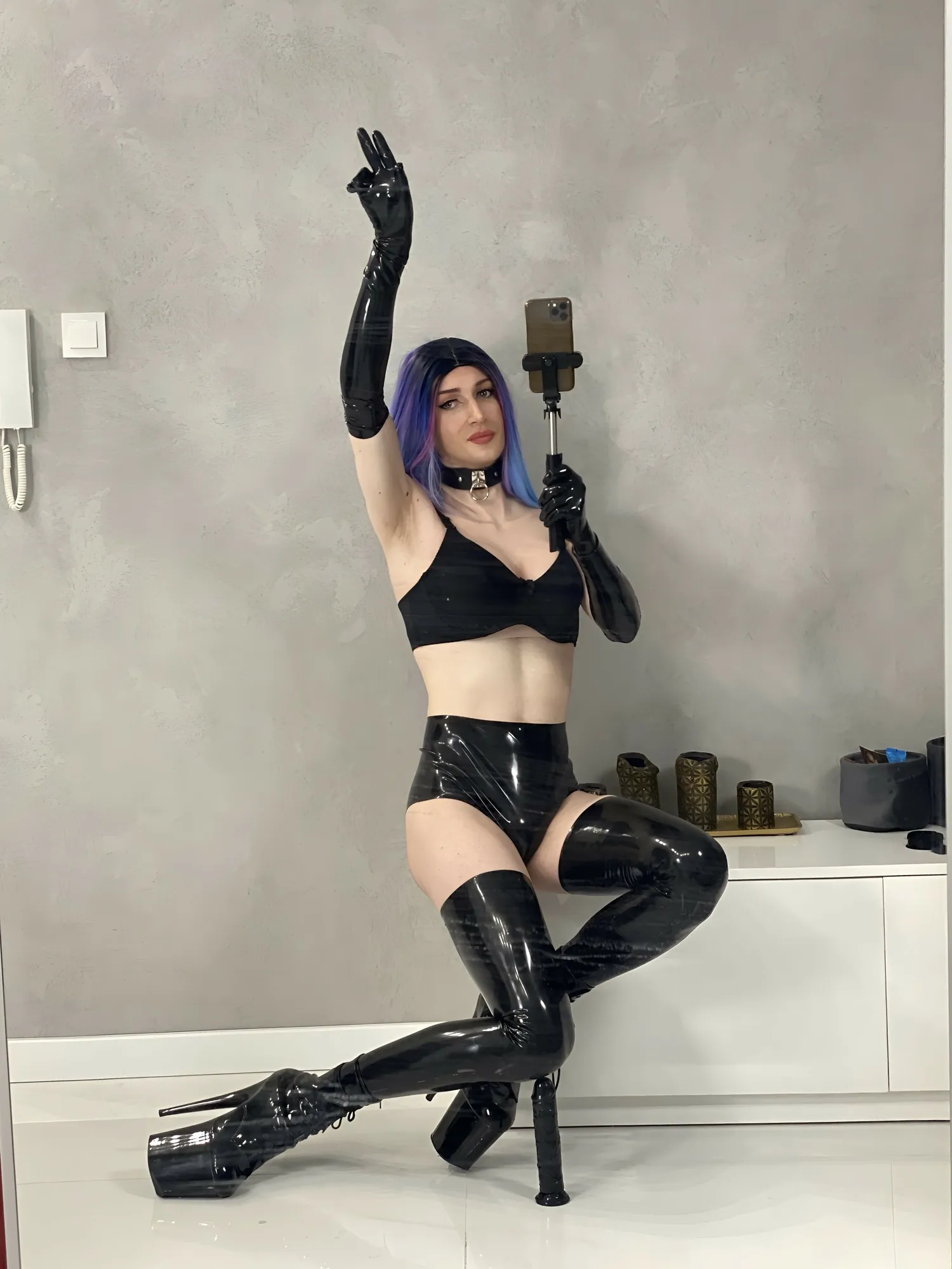 Latex Crossdresser 