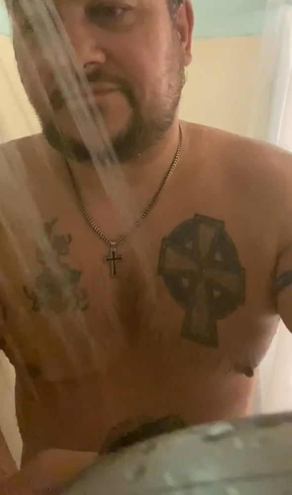 Hot tattooed Dad muscles beard caught in shower by princess #10