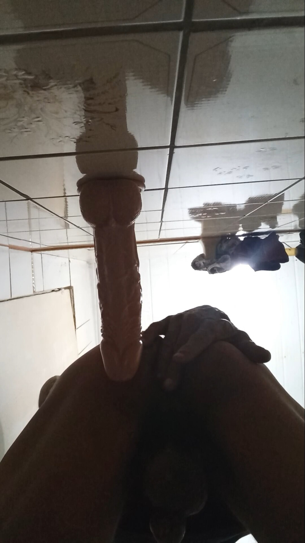 Vibrando no banheiro  #2