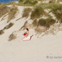 Mlif Muschi nackt am Strand in Mesquida