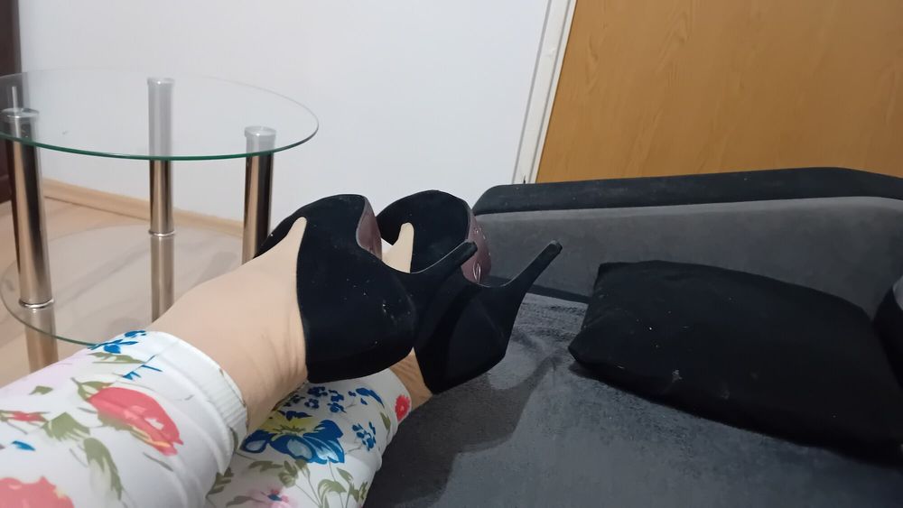 Crossdresser In Sexy Black Suede Pointed Toe Platform Heels #12