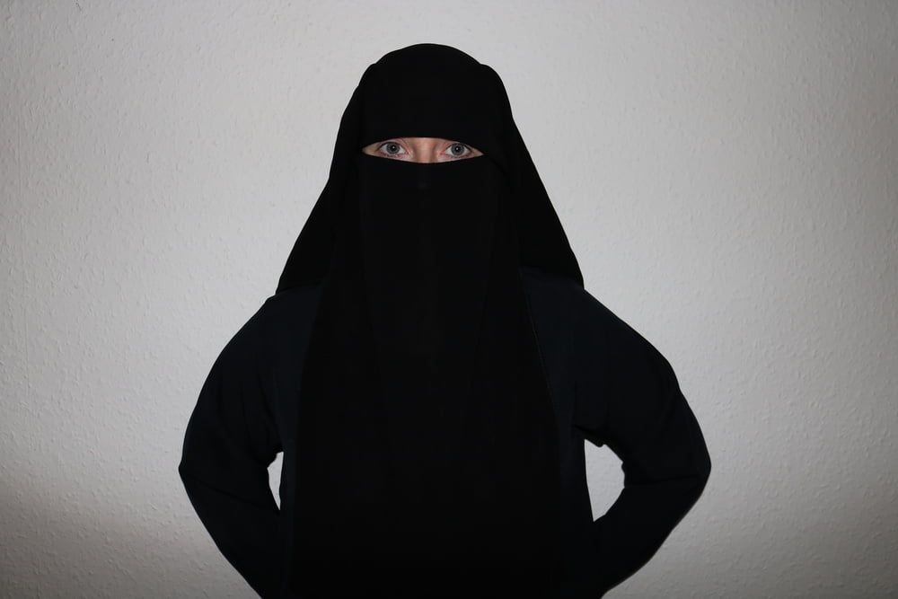 Burqa Niqab Stockings and Suspenders #4