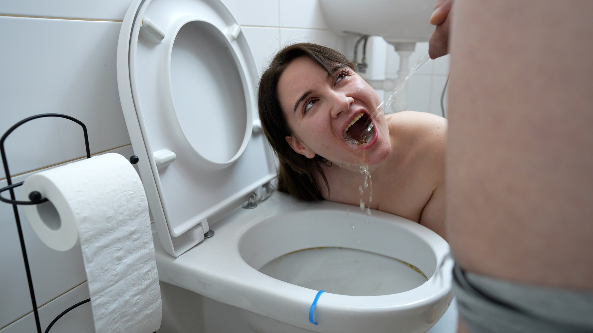 Toilette girl