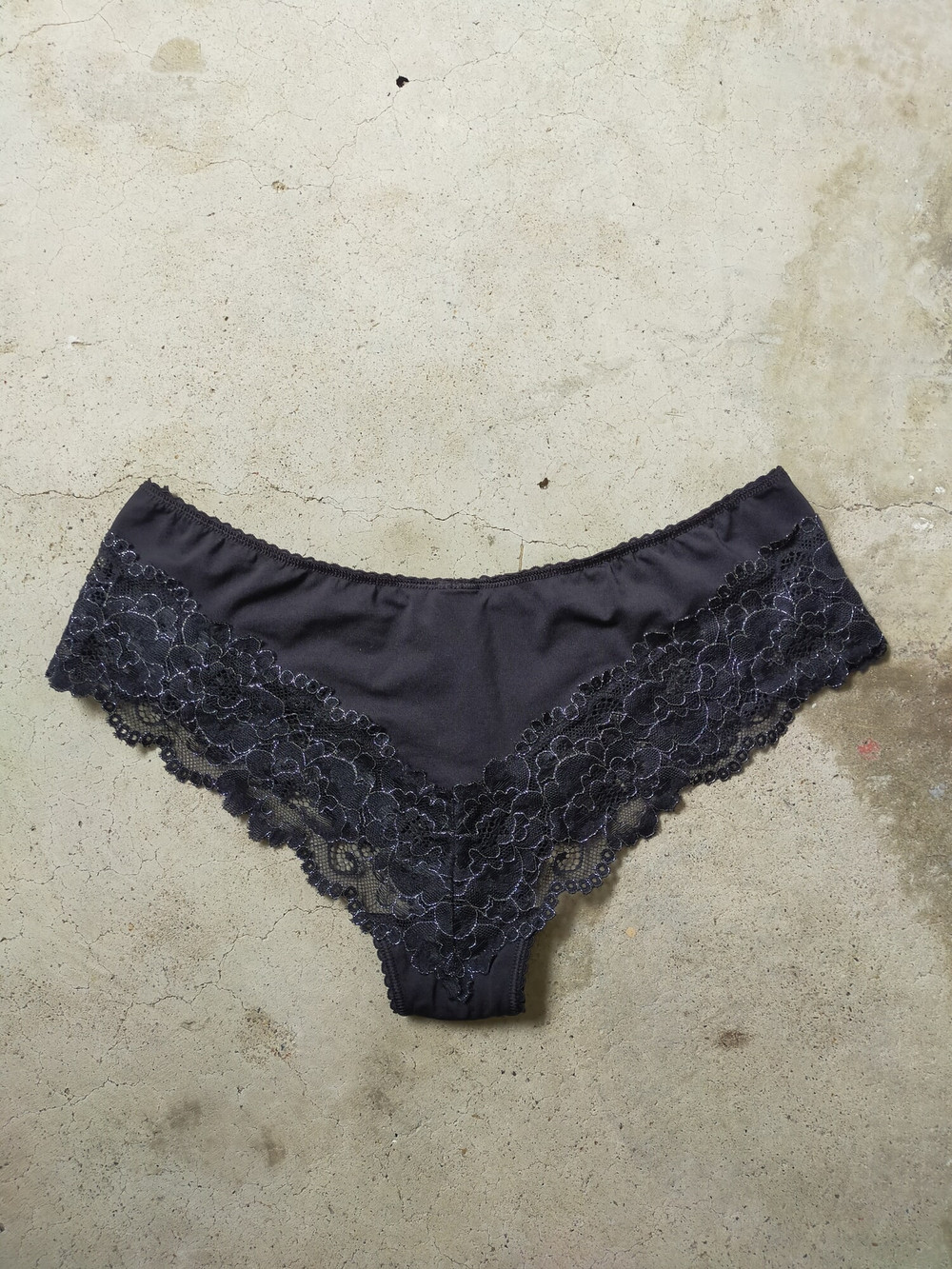 Selfie with random women used panties. #7