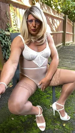 sexy crossdresser kellycd     in sexy bodysuit and stockings         