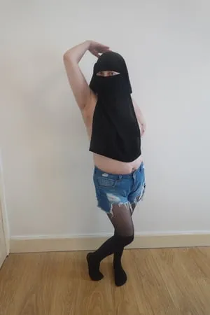 wearing shorts and pantyhose in niqab         