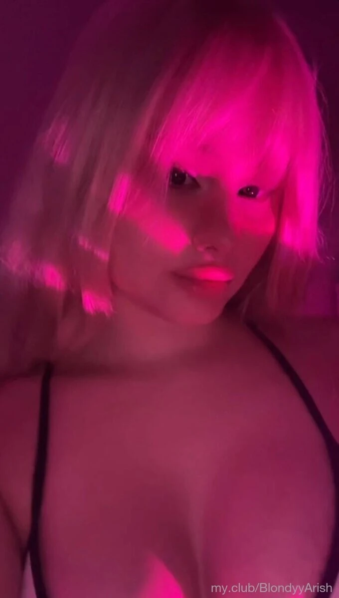 BlondyyArish Free Photos