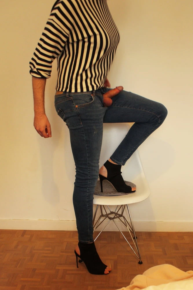 Whale tail in tight jeans #48