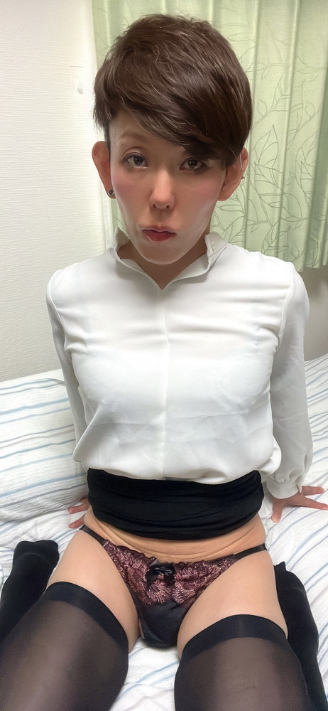 Serina wears white blouse and black tight skirt #5