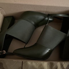 Shoes cummed 