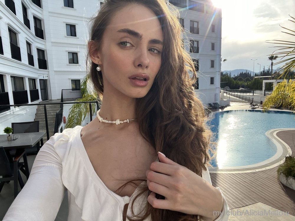 AliciaMellow Free Photos #8