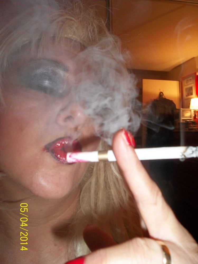 SMOKING WIFE #59