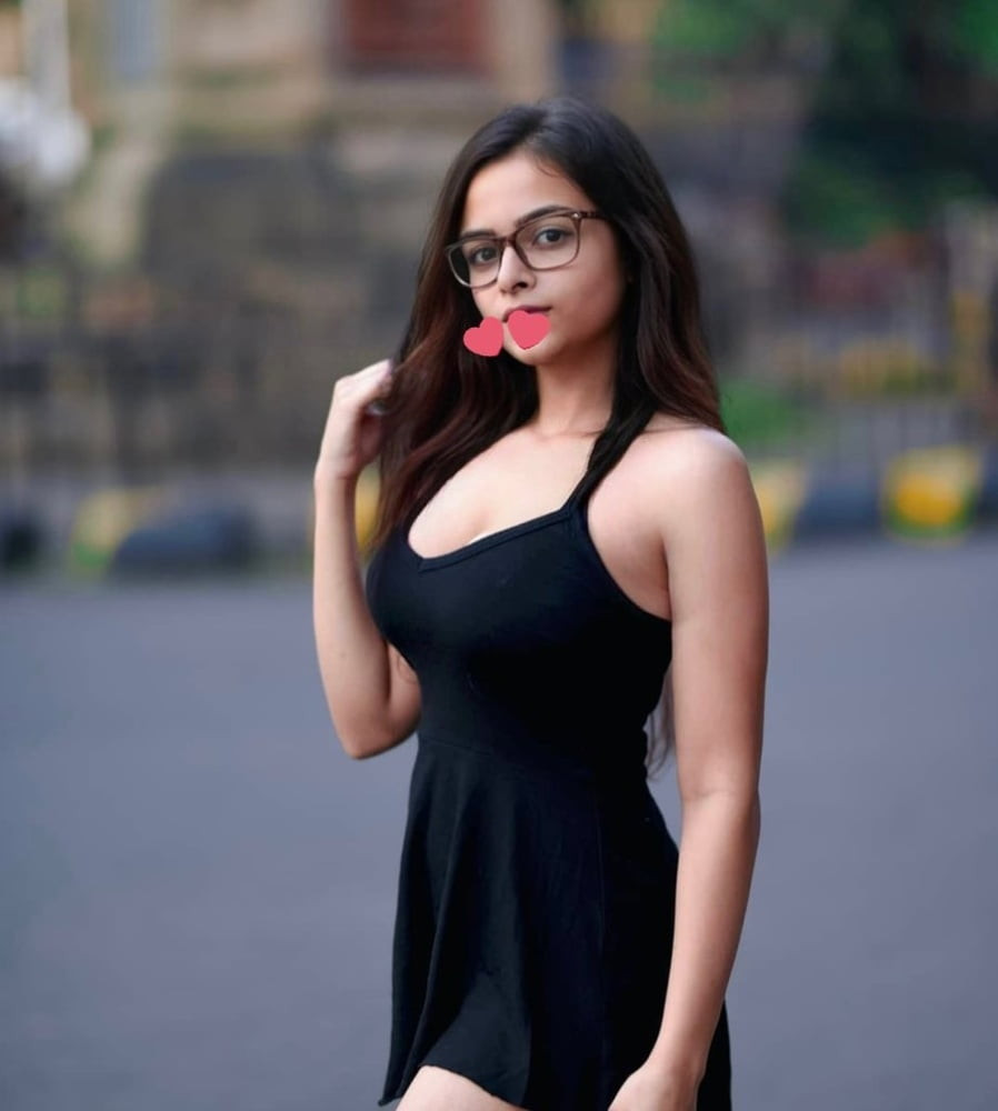 Do I look like Mia khalifa?