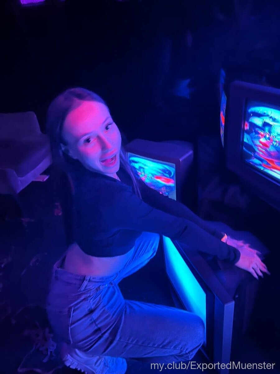 Adele Free Photos #4