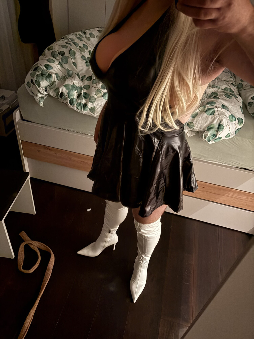 DWT in high Boots #15