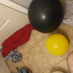 Balloon play time 