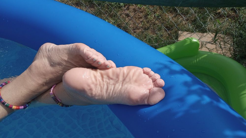 Pool feet #3