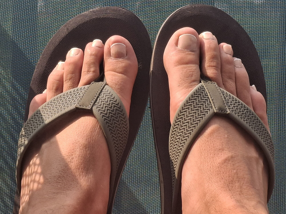 Flip flop feet and French pedicure #5