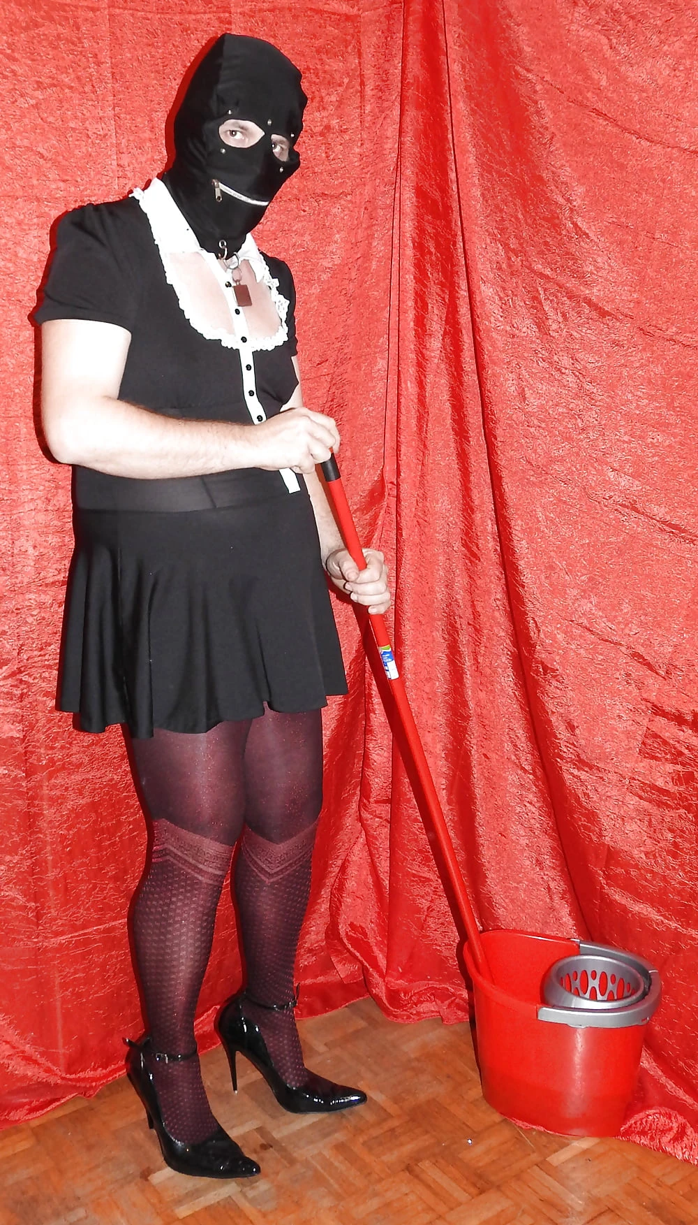 sissy clean floor