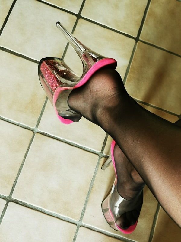 Pleaser Flamingo Pink Glitter Heels++Hold-Up Nylon Stockings
