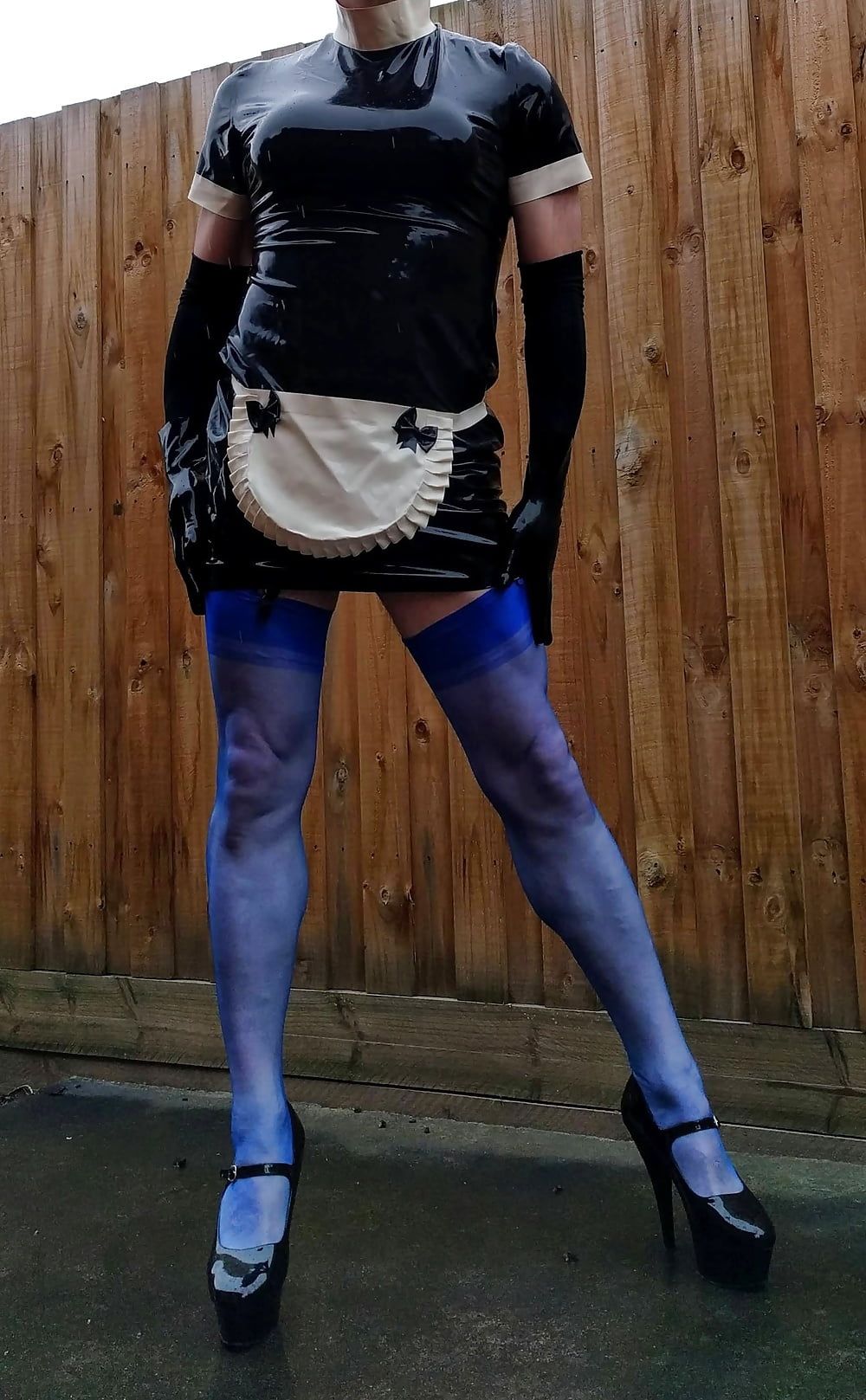 Latex Maid on a Wet Day - Headless #4